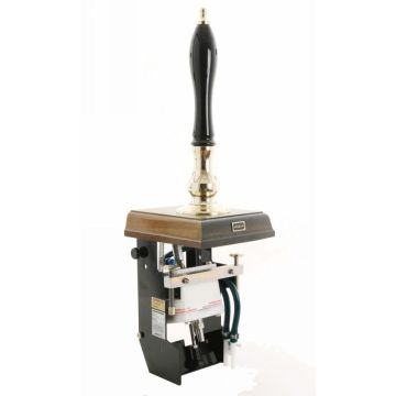 Oak/Brass 1/2pt Angram Handpull